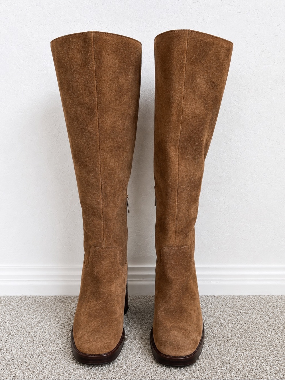 NWOT -Vince Camuto Brown Suede Knee High Block Heel Boots Size 8.5 extended calf
